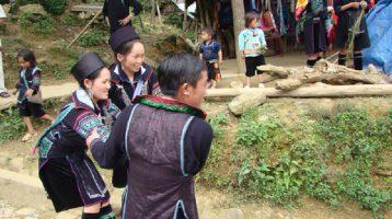 An-old-tradition-of-H'mong-group-in-Sapa-Catching-wife1