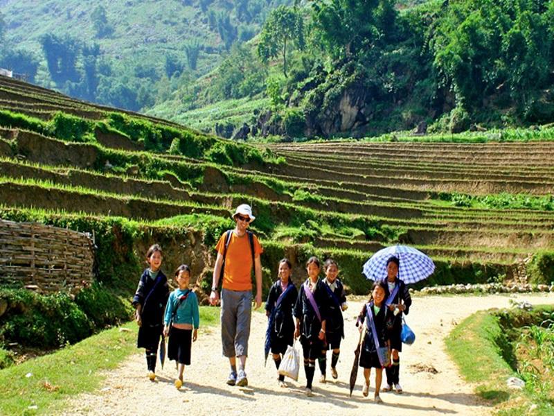 Ta Van Village Trekking Trip - Best to go with your tour guide