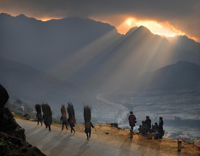 Enjoy the sunrise in Sapa while traveling Sapa