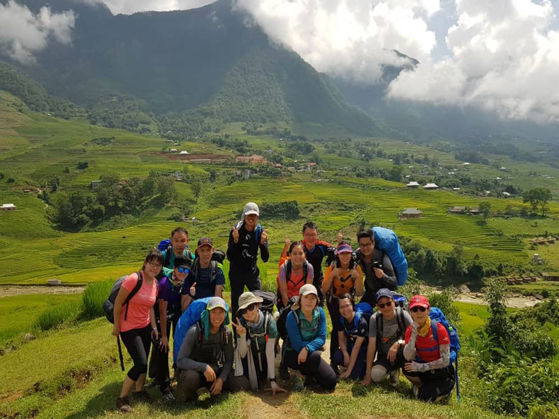 We took a photo with our guide Sinh