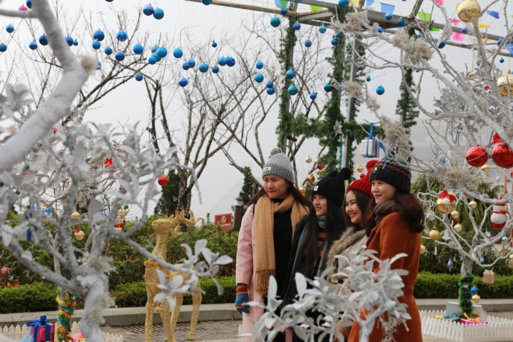 The scenery in the winter festival