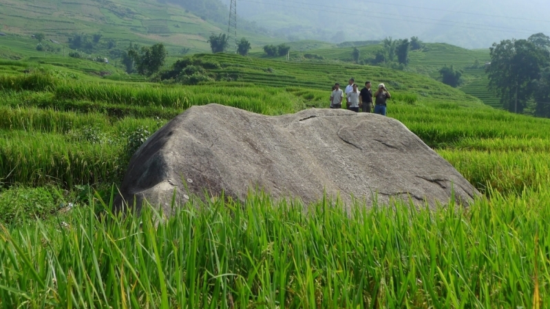 Old Sapa stone - Muong Hoa valley
